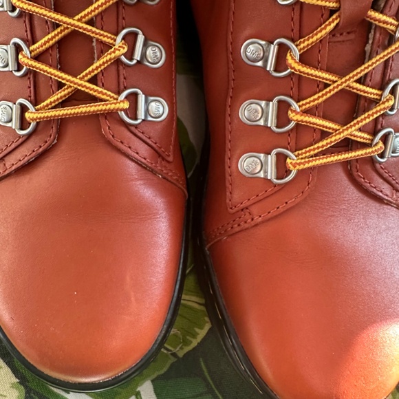 NWT Doc Martin COMBS WOMEN FAUX FUR-LINED CASUAL BOOTS - Picture 3 of 11